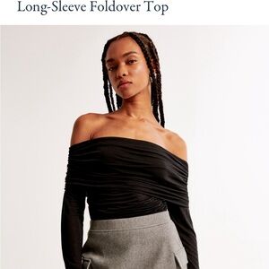 Abercrombie long sleeve off the shoulder NWT M